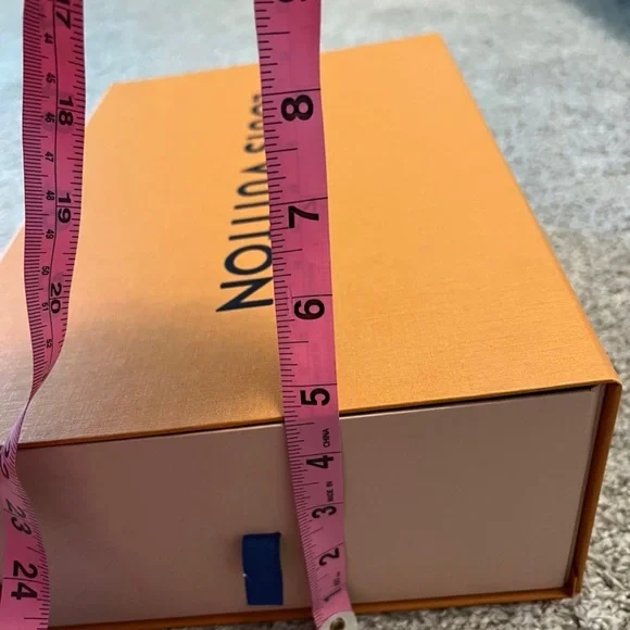 Louis Vuitton Box solofficialkw.com